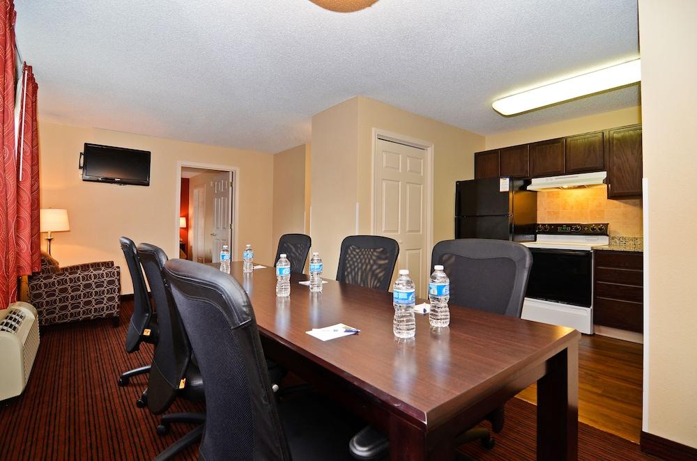Mainstay Suites Knoxville Airport Alcoa Bagian luar foto