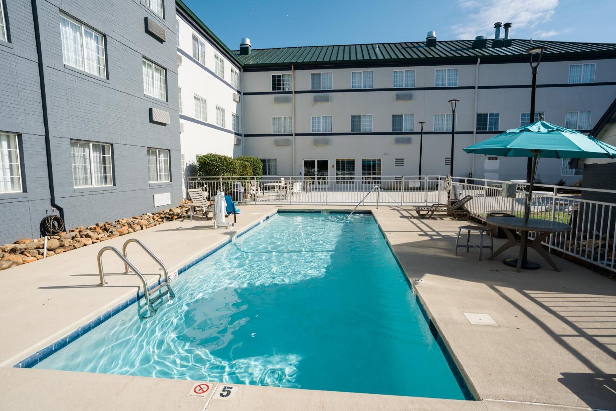 Mainstay Suites Knoxville Airport Alcoa Bagian luar foto